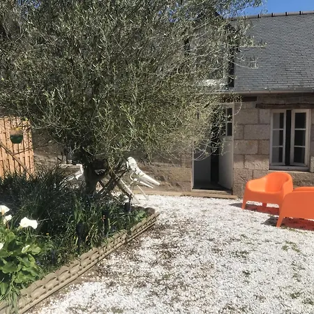 Charmante Maisonnette Proximite Cite Medievale Et Bords De Rance Dinan Exterior photo