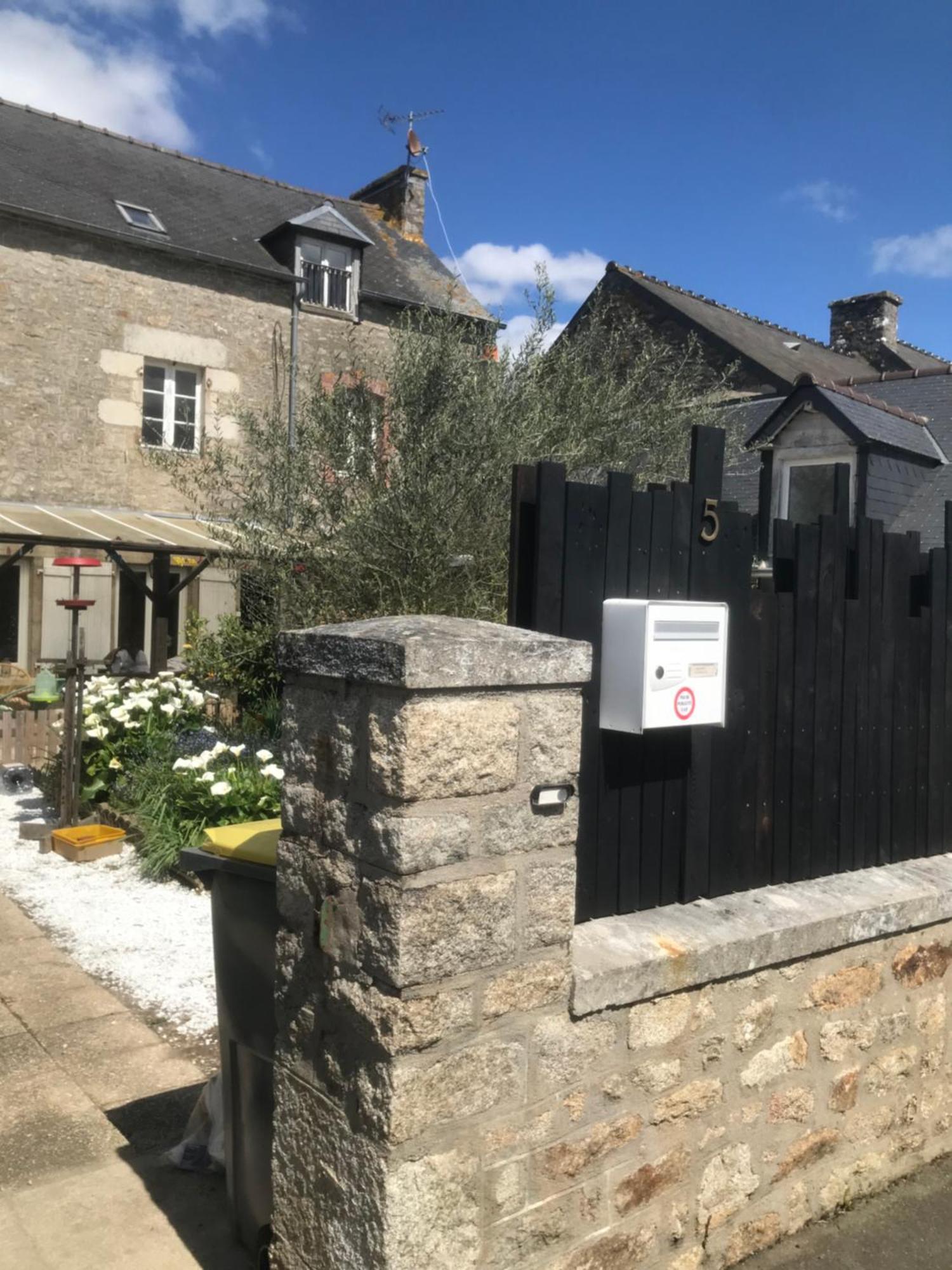 Holiday home Charmante Maisonnette Proximite Cite Medievale Et Bords De Rance Dinan
